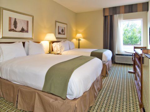 Hotel Baymont By Wyndham Cornelia Habitación foto